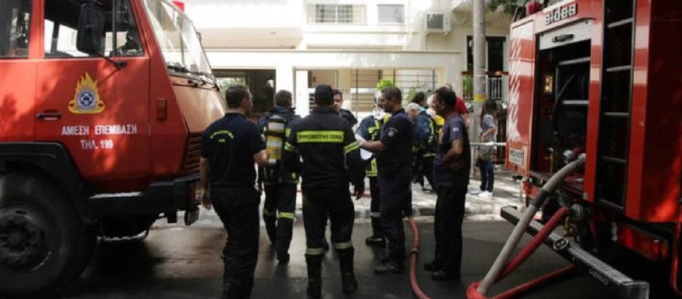 Θεσσαλονίκη: Ξέσπασε φωτιά σε διαμέρισμα - Απεγκλωβίστηκαν δύο γυναίκες